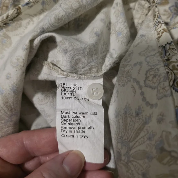 ✨ CWC Floral Button-Up Blouse – Size Large ✨ - Picture 10 of 10